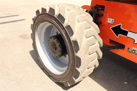 2014 JLG 800S