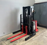 2019 RAYMOND RSS40 4000 LB ELECTRIC FORKLIFT WALKIE STACKER CUSHION 72/150" 3 STAGE MAST SIDE SHIFTER 634 HOURS STOCK # BF9118919-ARB