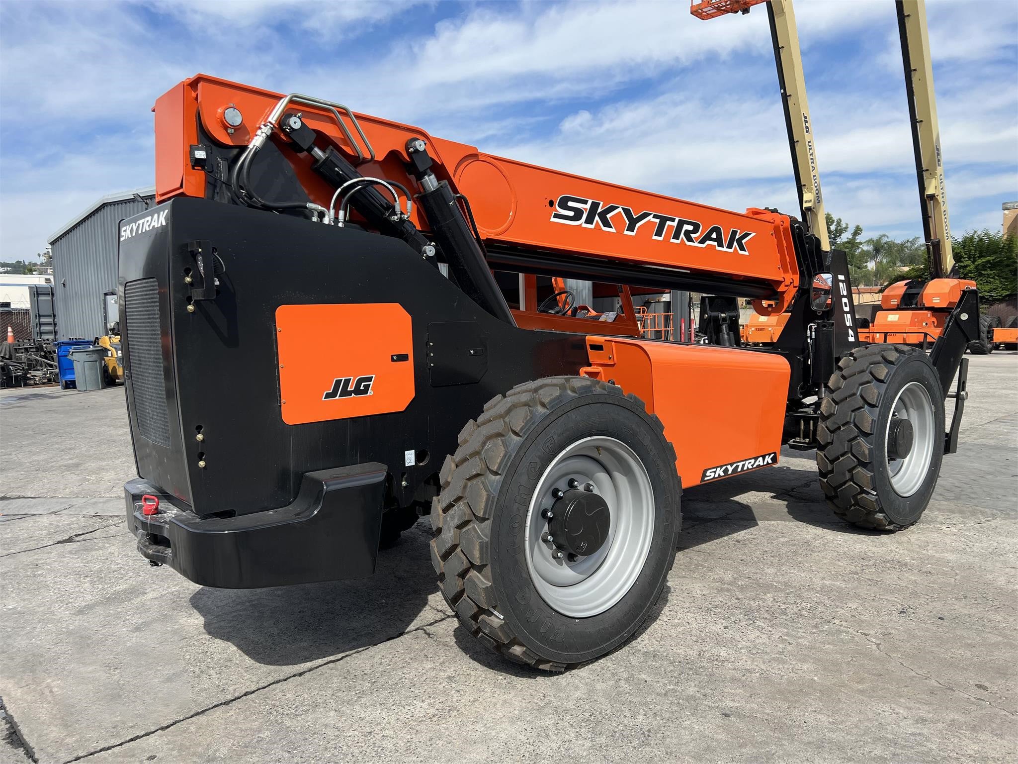 2023 SKYTRAK 12054 12000 LB DIESEL TELESCOPIC FORKLIFT