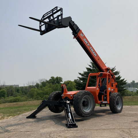 2014 SKYTRAK 10054 10000 LB DIESEL TELESCOPIC FORKLIFT TELEHANDLER PNEUMATIC 4WD OUTRIGGERS 3510 HOURS STOCK # BF9665549-WIB - United Lift Equipment LLC