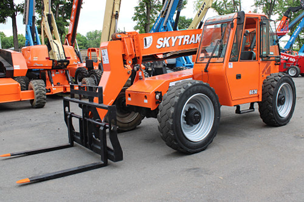 2015 SKYTRAK 6036 6000 LB DIESEL TELESCOPIC FORKLIFT TELEHANDLER ...