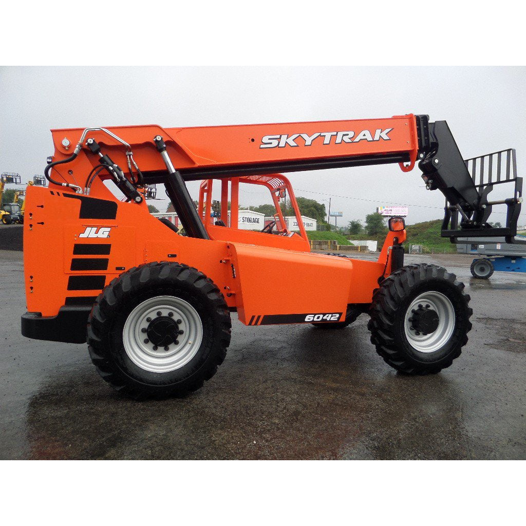 2023 SKYTRAK 6042 6000 LB DIESEL TELESCOPIC FORKLIFT