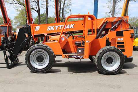 2017 SKYTRAK 6042 6000 LB DIESEL TELESCOPIC FORKLIFT TELEHANDLER PNEUMATIC 4WD OPEN CAB AUXILIARY HYDRAULICS 2673 HOURS STOCK # BF9569739-NLE