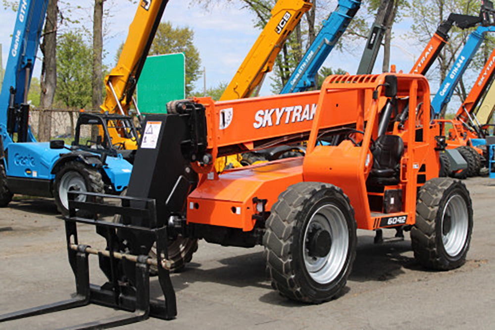 2017 SKYTRAK 6042 6000 LB DIESEL TELESCOPIC FORKLIFT TELEHANDLER ...