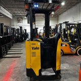 2022 YALE NR045EB 4500 LB ELECTRIC NARROW AISLE REACH FORKLIFT 95/212 3 STAGE MAST SIDE SHIFTER 5465 HOURS STOCK # BF9149539-MMOH - United Lift LLC