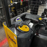2022 YALE NR045EB 4500 LB ELECTRIC NARROW AISLE REACH FORKLIFT 95/212 3 STAGE MAST SIDE SHIFTER 5465 HOURS STOCK # BF9149539-MMOH - United Lift LLC