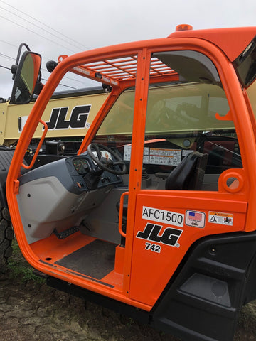2019 JLG 742