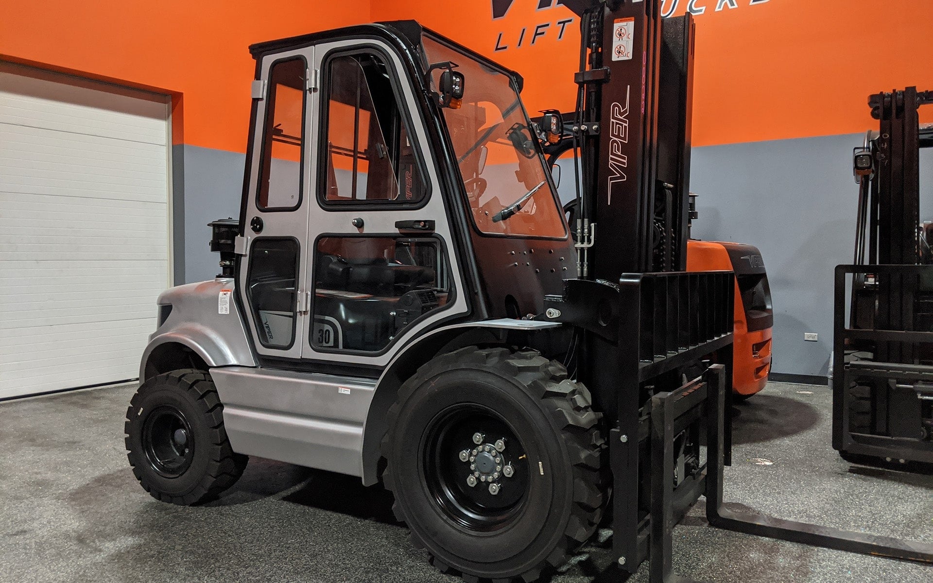 2023 VIPER RTD30 6000 LB DIESEL FORKLIFT PNEUMATIC 92/189