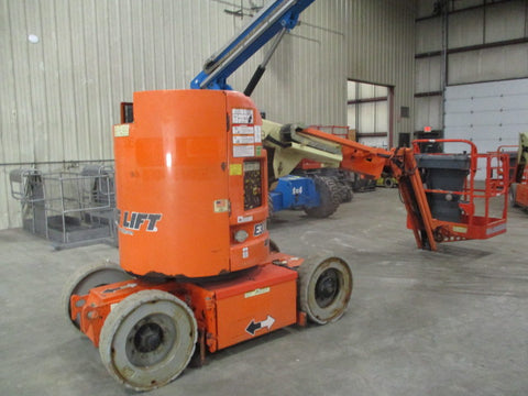 2007 JLG E300AJ