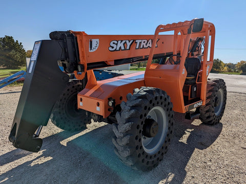 2013 SKYTRAK 6042 6000 LB DIESEL TELESCOPIC FORKLIFT TELEHANDLER PNEUMATIC 4WD AUXILIARY HYDRAULICS 2208 HOURS STOCK # BF9595549-WIB - United Lift Equipment LLC