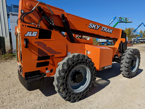 2013 SkyTrak 6042
