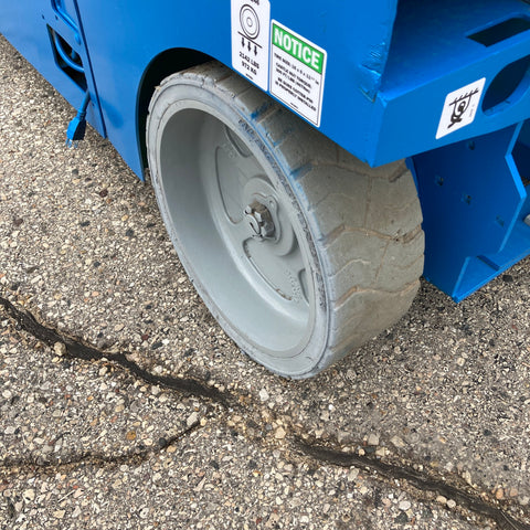 2014 Genie GS-3246