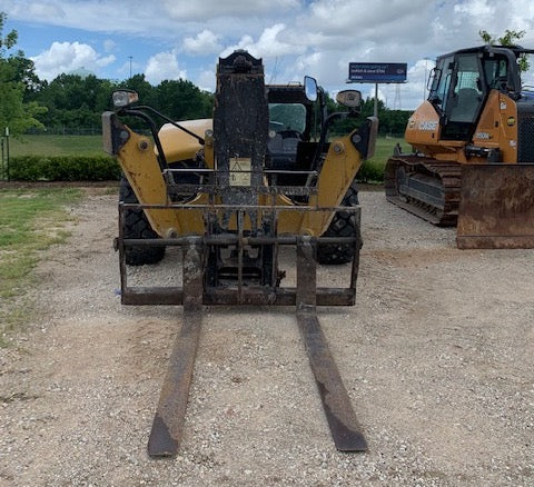 2010 CAT TL1055
