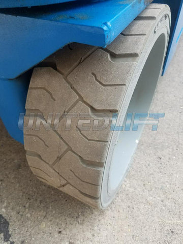 2007 Genie GS-3246