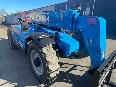 2015 Genie GTH 844