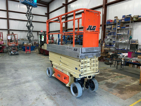 2012 JLG 2630ES