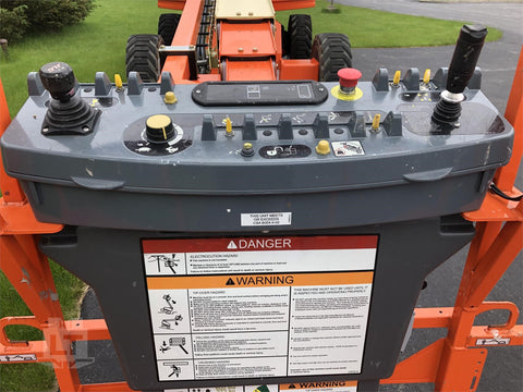 2017 JLG 600S
