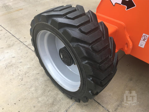 2017 JLG 600S