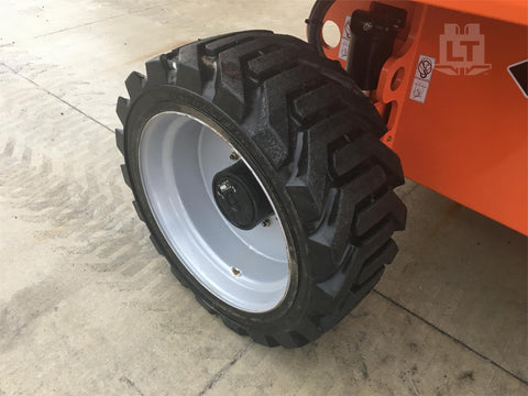 2017 JLG 600S