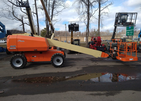 2017 JLG 600S