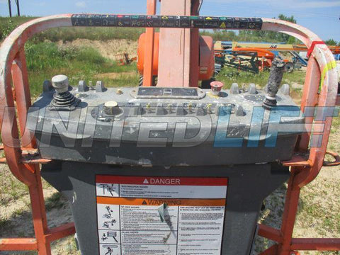 2005 JLG 800AJ