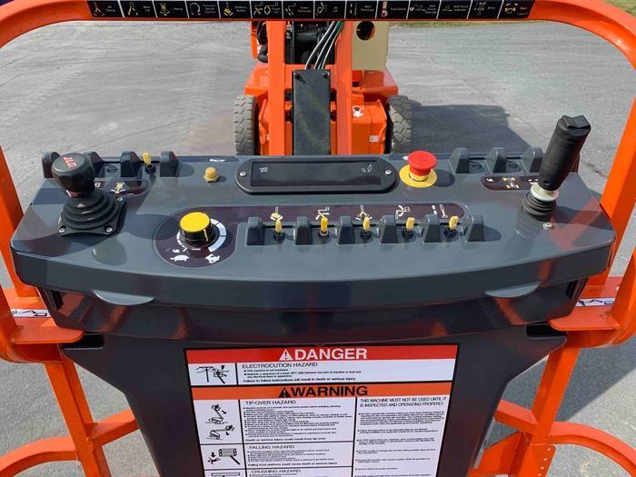 2012 JLG E400AJPN ARTICULATING BOOM LIFT AERIAL LIFT 40