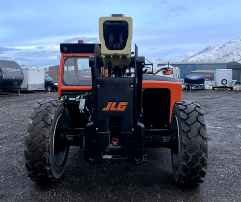 2022 JLG 742