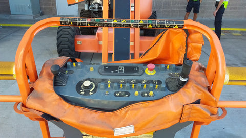 2013 JLG 600AJ
