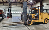 2012 VERSA-LIFT 40-60XT 60000 LB CAPACITY LP GAS COUNTERBALANCE FORKLIFT 124/354" 2 STAGE TALL MAST CUSHION FORK POSITIONER 734 HOURS STOCK # BF92629139-BUF - United Lift Equipment LLC