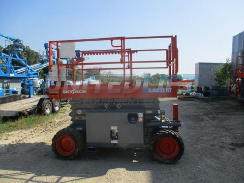 2012 Skyjack SJ-6832RT