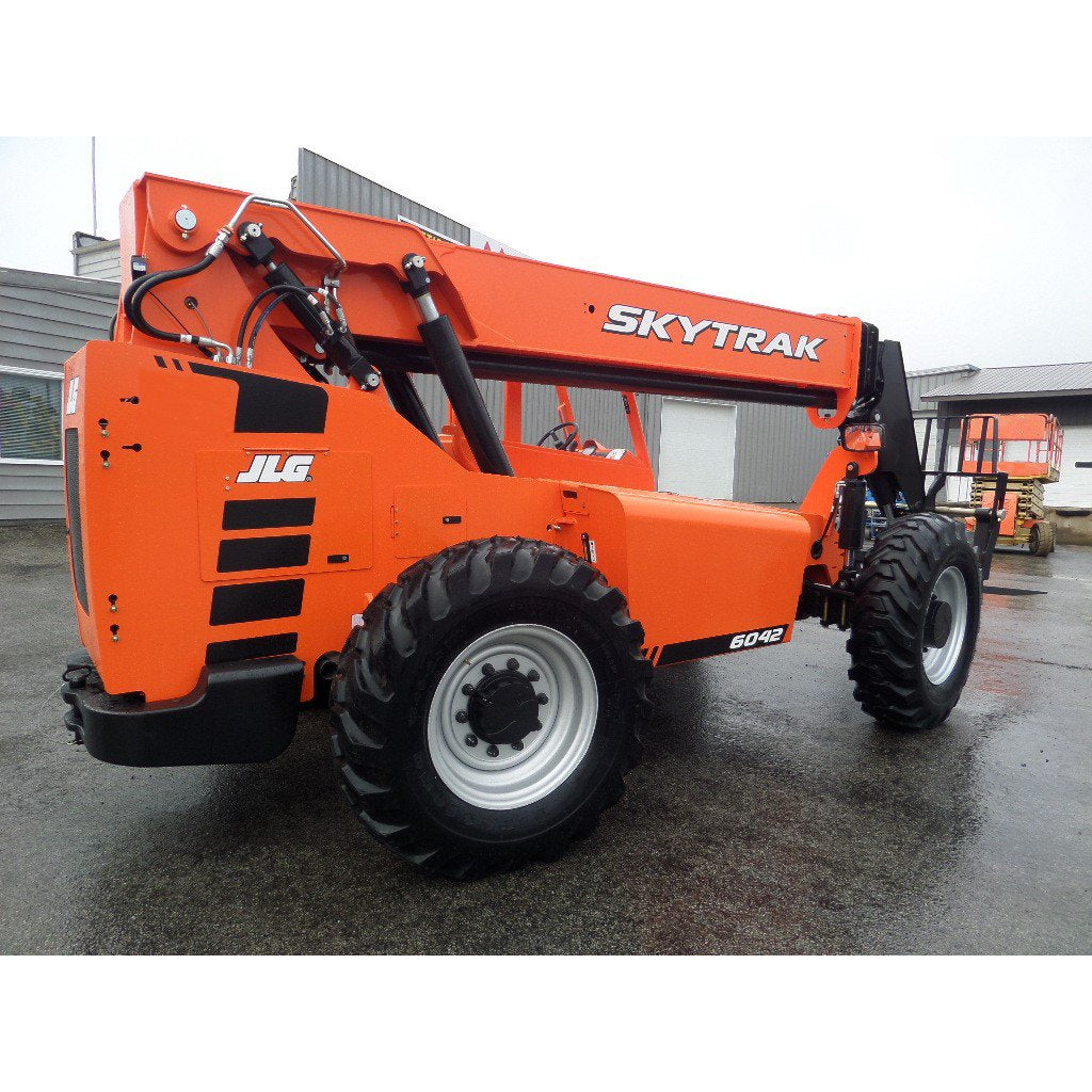 2022 SKYTRAK 6042 6000 LB DIESEL TELESCOPIC FORKLIFT